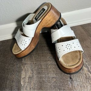 Vintage 90’s clog sandals
